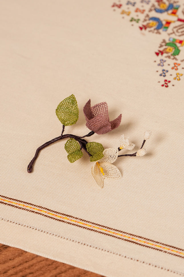 Embroidered Pin "Flower_4"