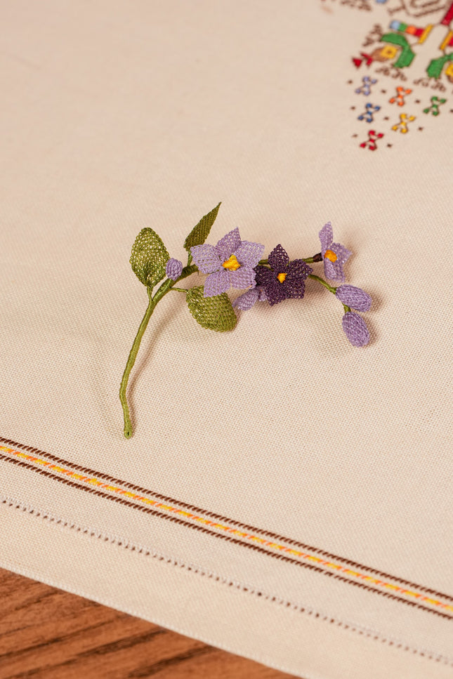 Embroidered Pin "Flower_5"