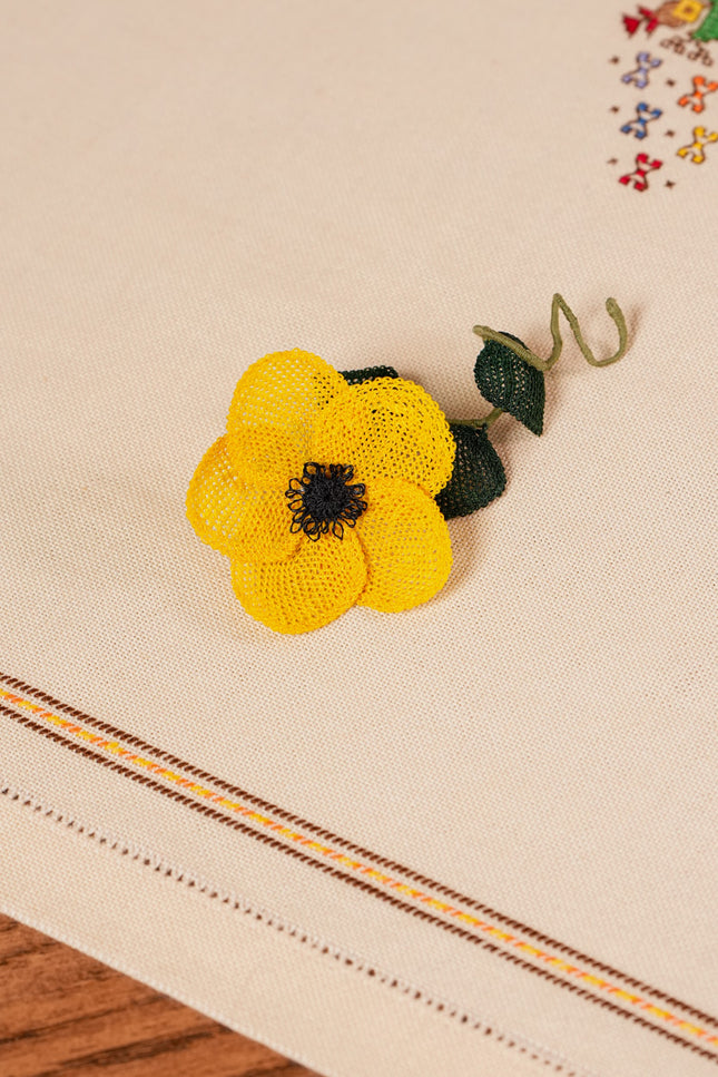Embroidered Pin "Flower_7"