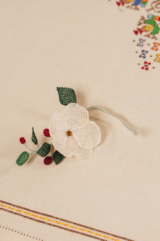 Embroidered Pin "Flower_6"