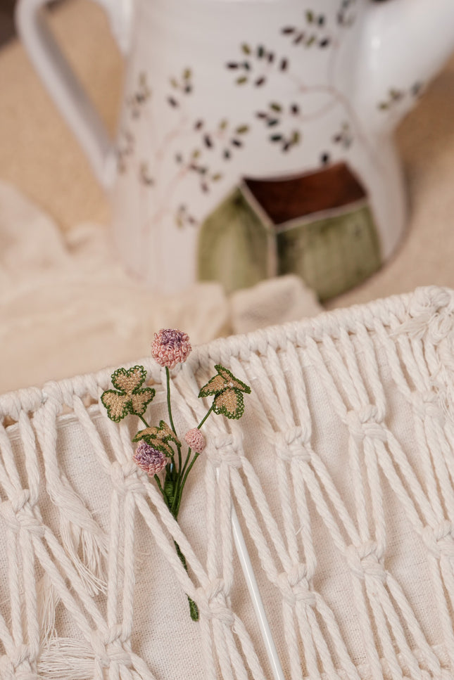 Embroidered Pin "Flower_24"