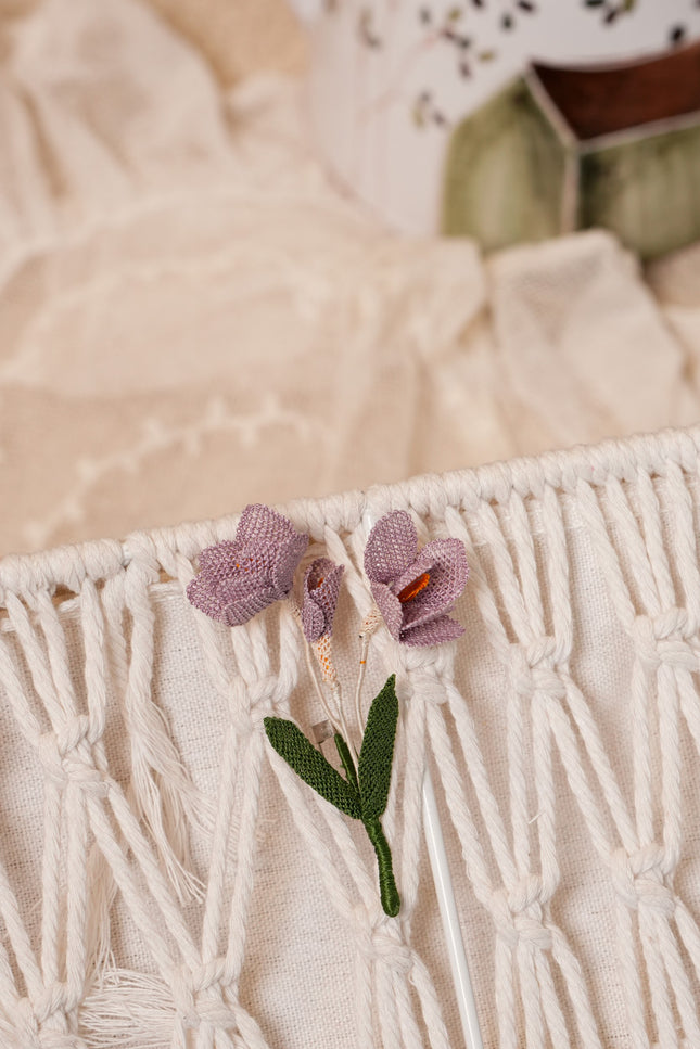 Embroidered Pin "Flower_18"