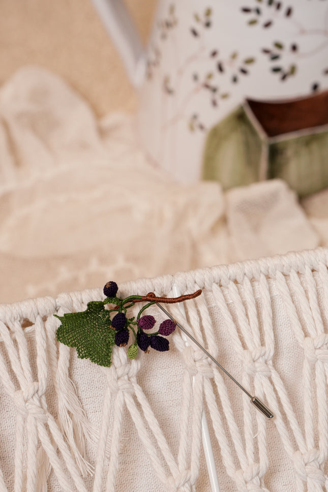 Embroidered Pin "Flower_1"