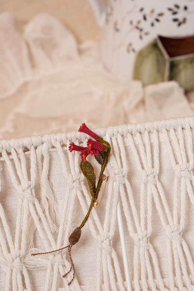 Embroidered Pin "Flower_30"