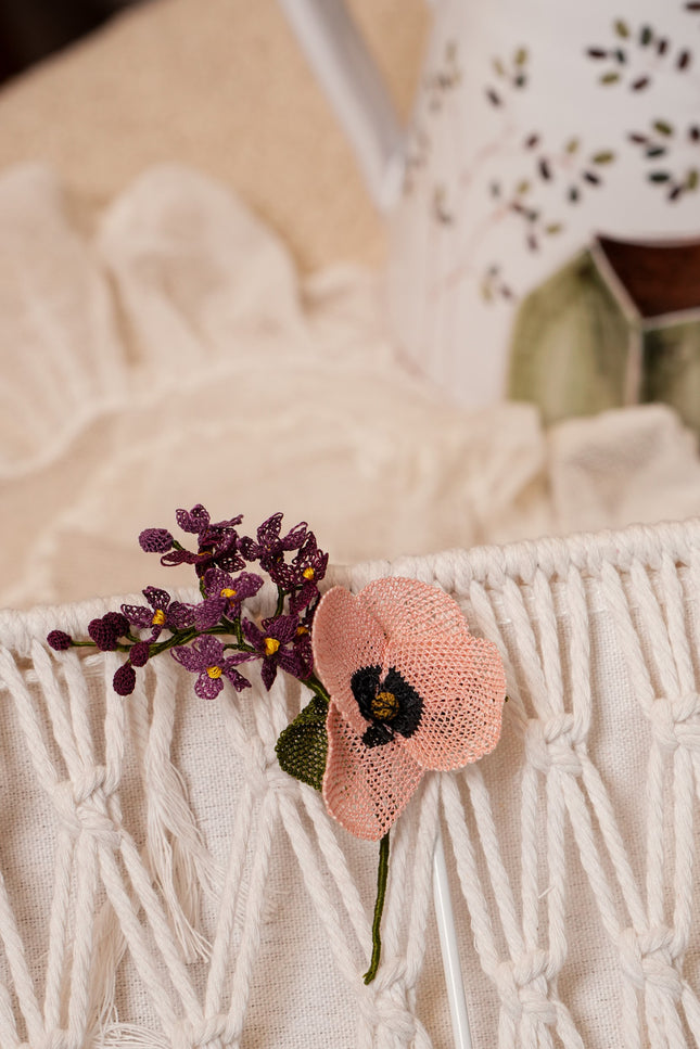 Embroidered Pin "Flower_17"