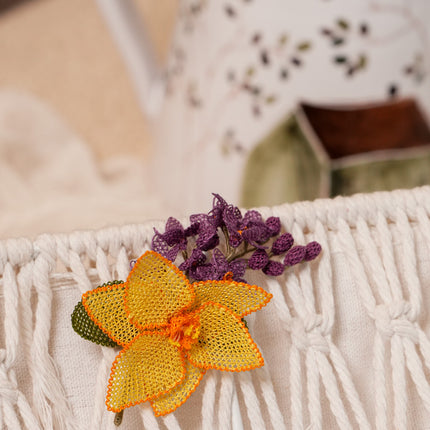 Embroidered Pin "Flower_12"