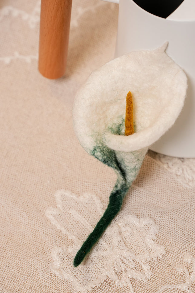Embroidered Pin "Flower_11"